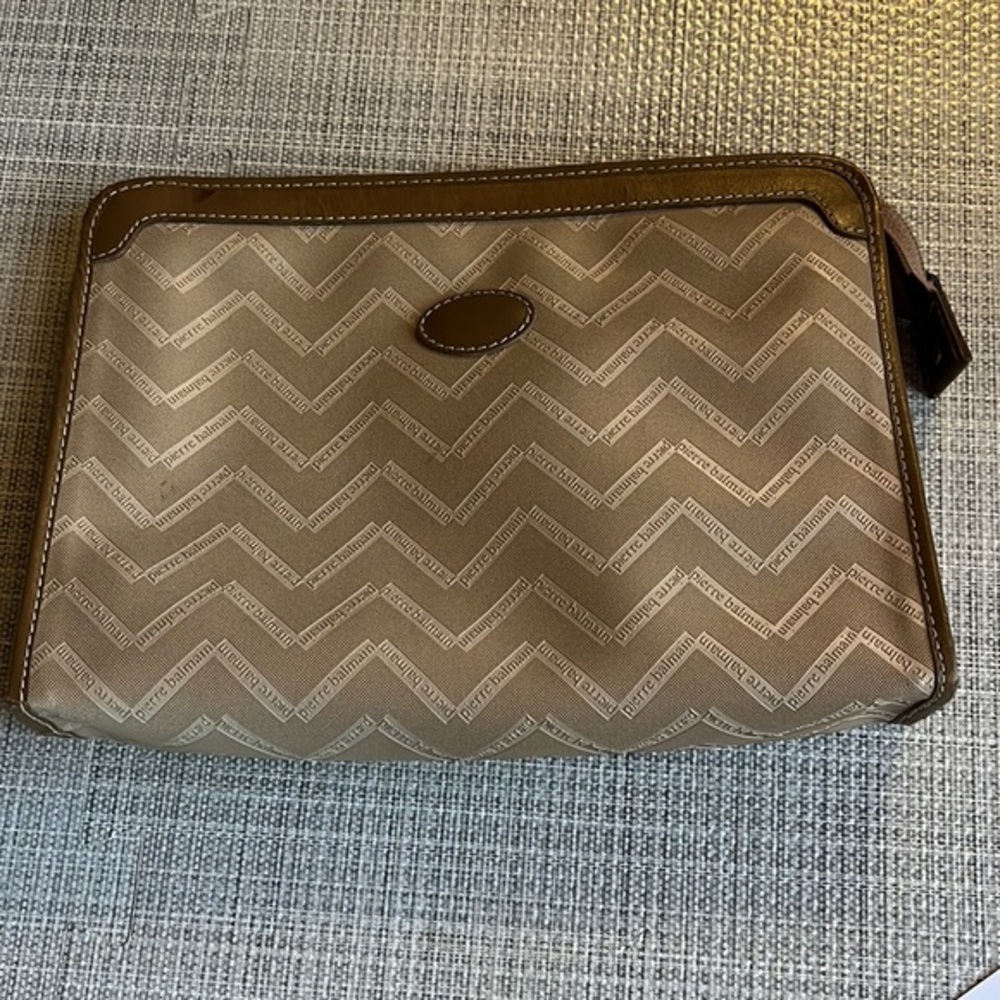 Pierre balmain zipper cosmetic accessory clutch- unauthenticated